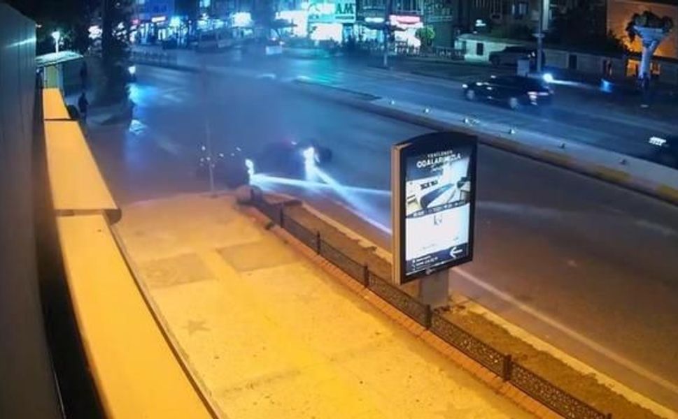 Edirne'de yaya geçidinde iki motosiklet çarpıştı, 1 yaralı