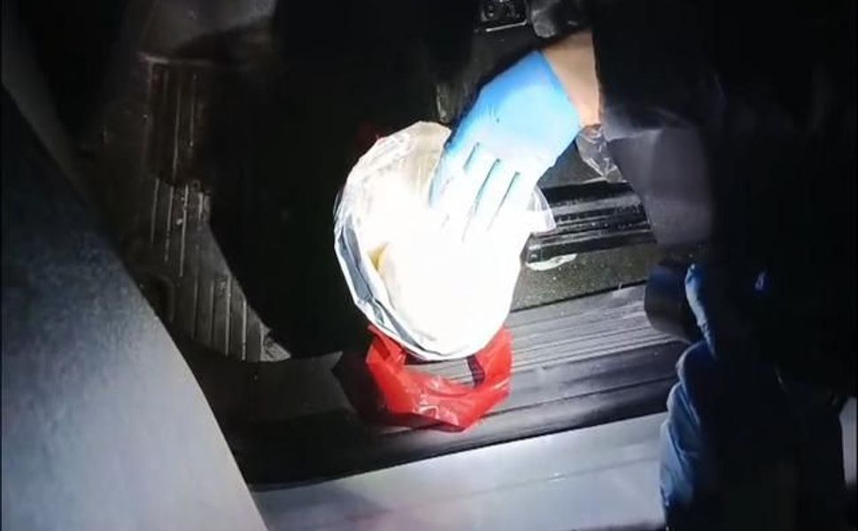 Eskişehir'de hafif ticari araçta 2 kilo metamfetamin ele geçirildi