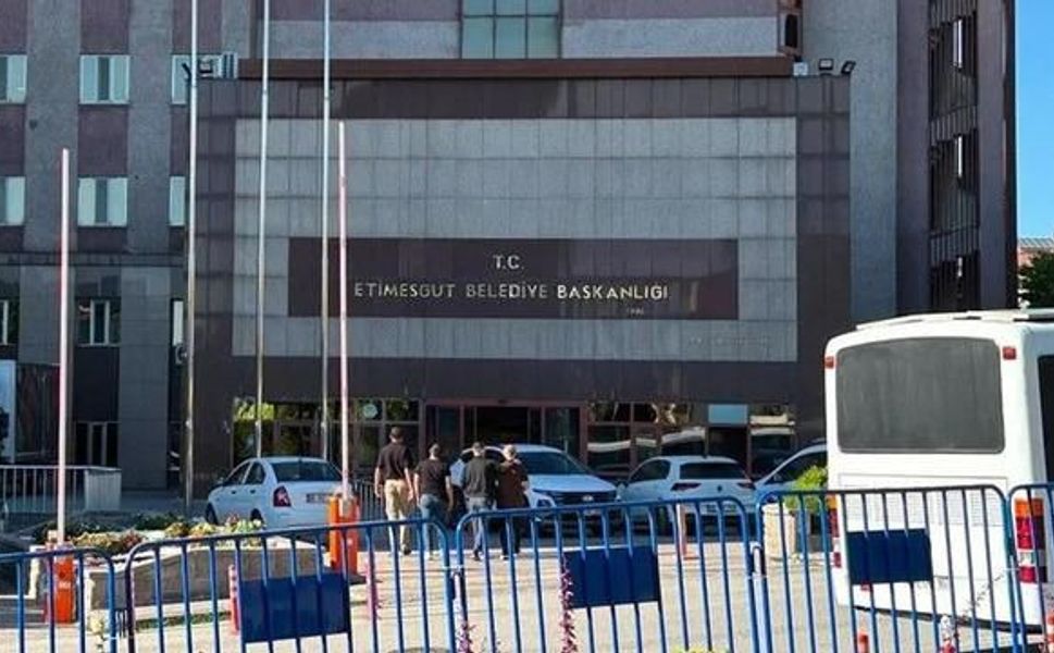 Etimesgut Belediyesinde yolsuzluk soruşturmasında 7 kişi tutuklandı