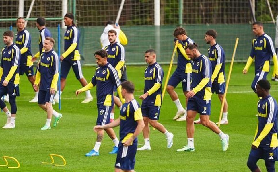 Fenerbahçe'nin Aston Villa Kamp Kadrosunda Lukaku Sürprizi