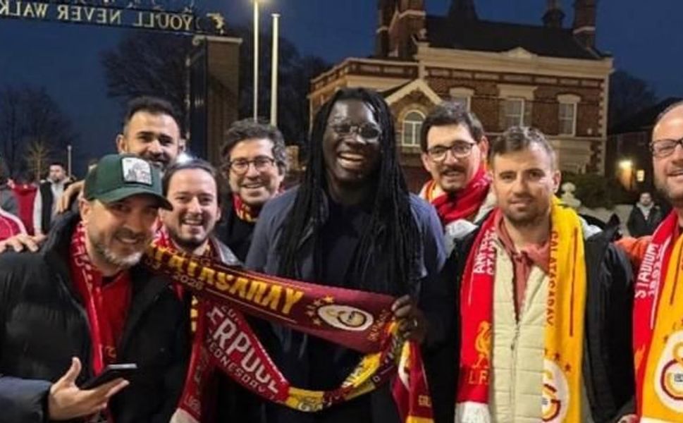 Galatasaray'da sportif direktörlük için Bafetimbi Gomis ismi öne çıktı