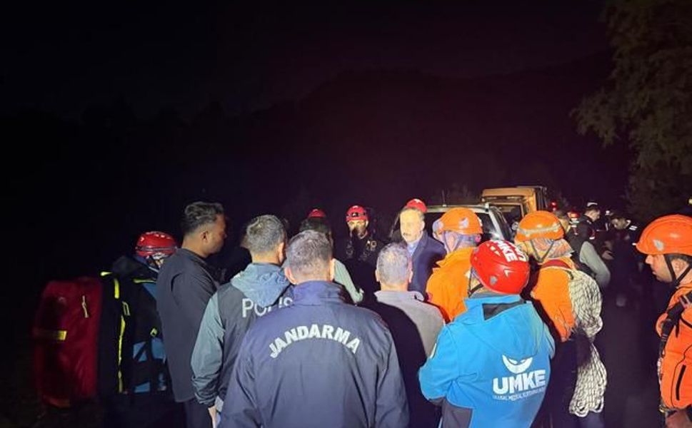 Isparta'da İHH ekibi Yazılı Kanyon'da kayboldu: 1 kişi hayatını kaybetti, 13 kişi mahsur