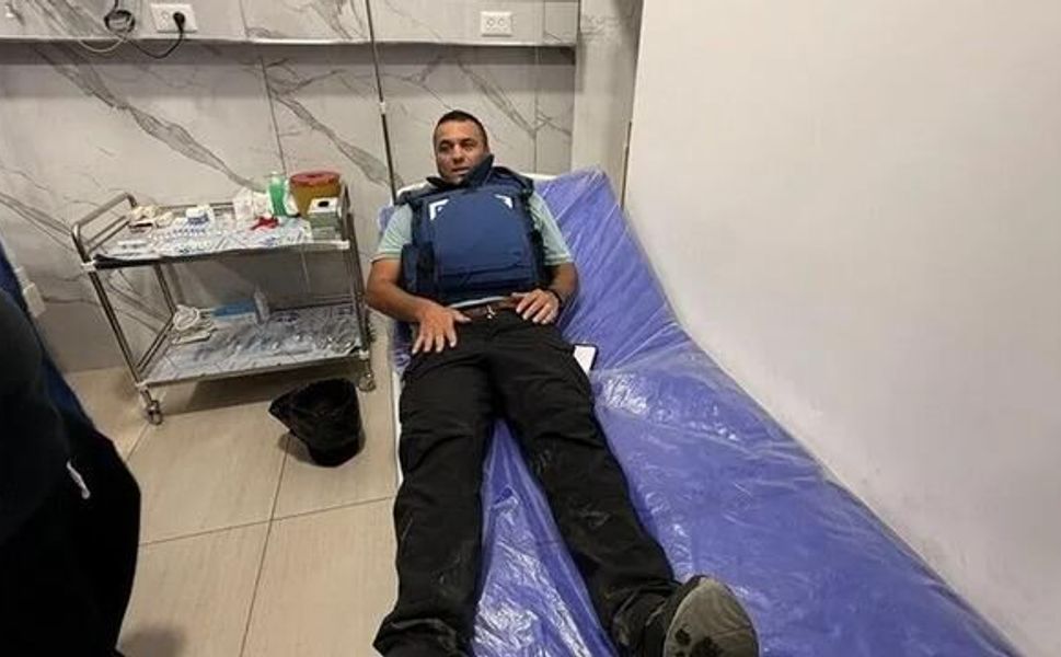 İsrail askerleri Batı Şeria'da AA foto muhabirini plastik mermiyle yaraladı