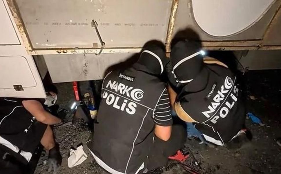 İstanbul'da karavan ve evde 213 kilogram sentetik uyuşturucu ele geçirildi