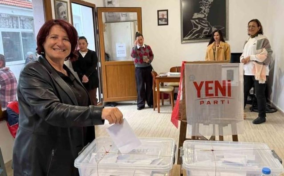 Karaburun Belediye Başkanı İlkay Girgin Erdoğan Yeni Parti üyeliğinden istifa etti