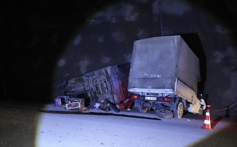 Kastamonu'da iki kamyonetin çarpışması sonucu 9 kişi yaralandı