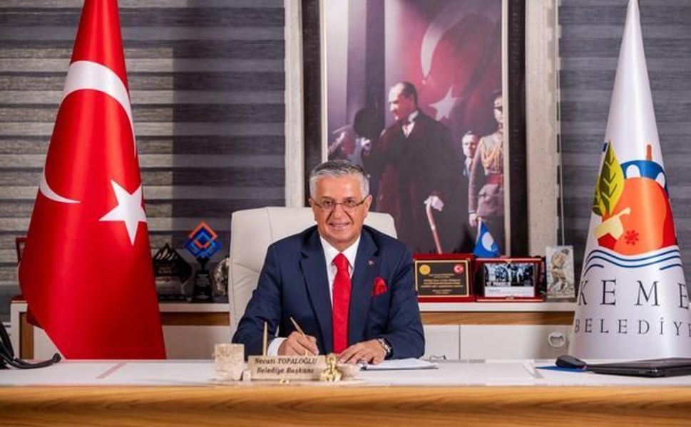 Kemer Belediye Başkanı Necati Topaloğlu CHP'den istifa etti