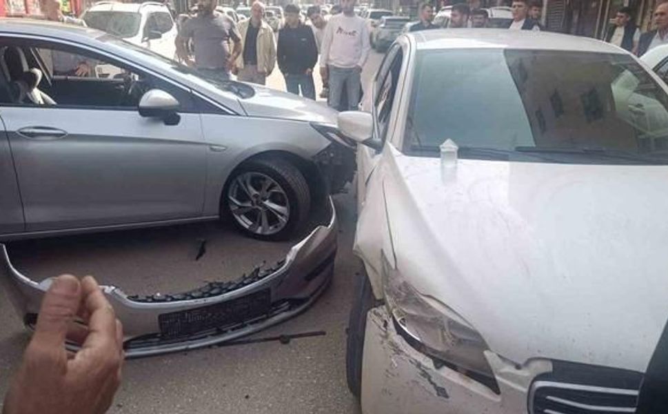 Kurtalan'da İki Araç Maddi Hasarlı Trafik Kazası Yaşandı