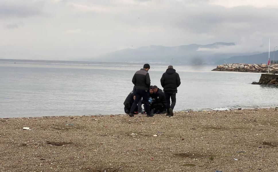 Mudanya'da Sahile Vuran Cesedin Üzerinde Not Bulundu