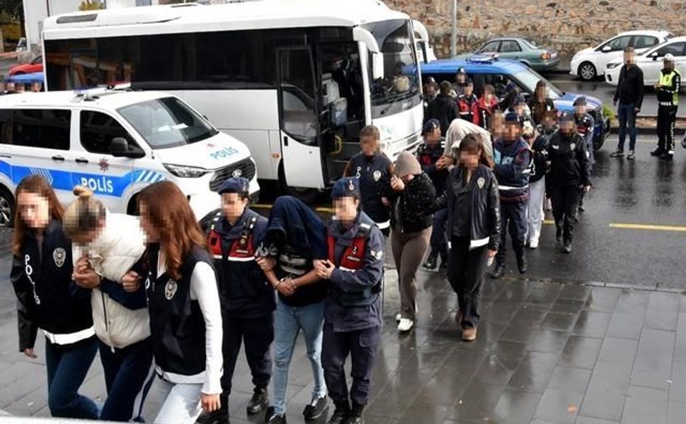 Nevşehir merkezli 9 ilde düzenlenen fuhuş operasyonunda 11 kişi tutuklandı