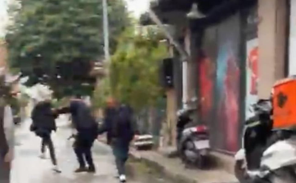Sakarya'da kendisini dolandırdığını iddia ettiği kişiyi bacaklarından vurdu