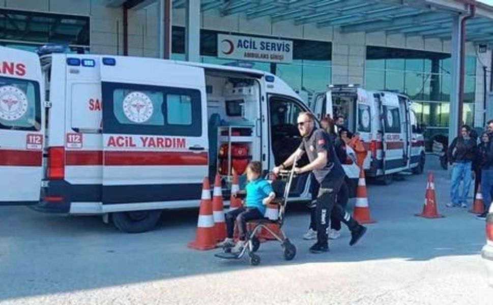 Samsun'da 9 öğrenci gıda zehirlenmesi şüphesiyle hastaneye kaldırıldı