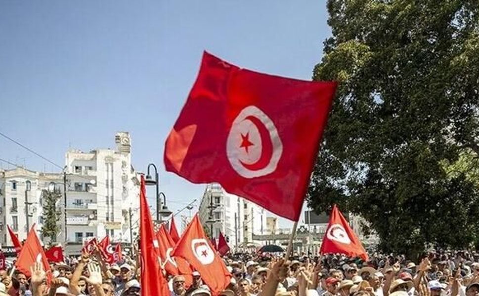 Tunus'ta sendikalar ekonomik kriz ve siyasi gerilime karşı toplumsal harekete hazırlanıyor