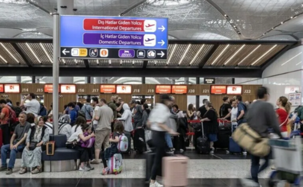 Türkiye'de havalimanlarında yolcu sayısı nüfusun iki katını aştı