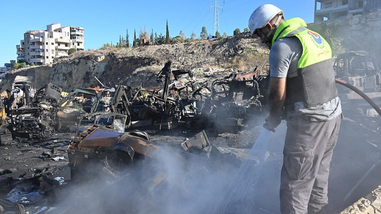 İsrail'in Lübnan'da bir iş makinasına düzenlediği saldırıda 1 kişi öldü