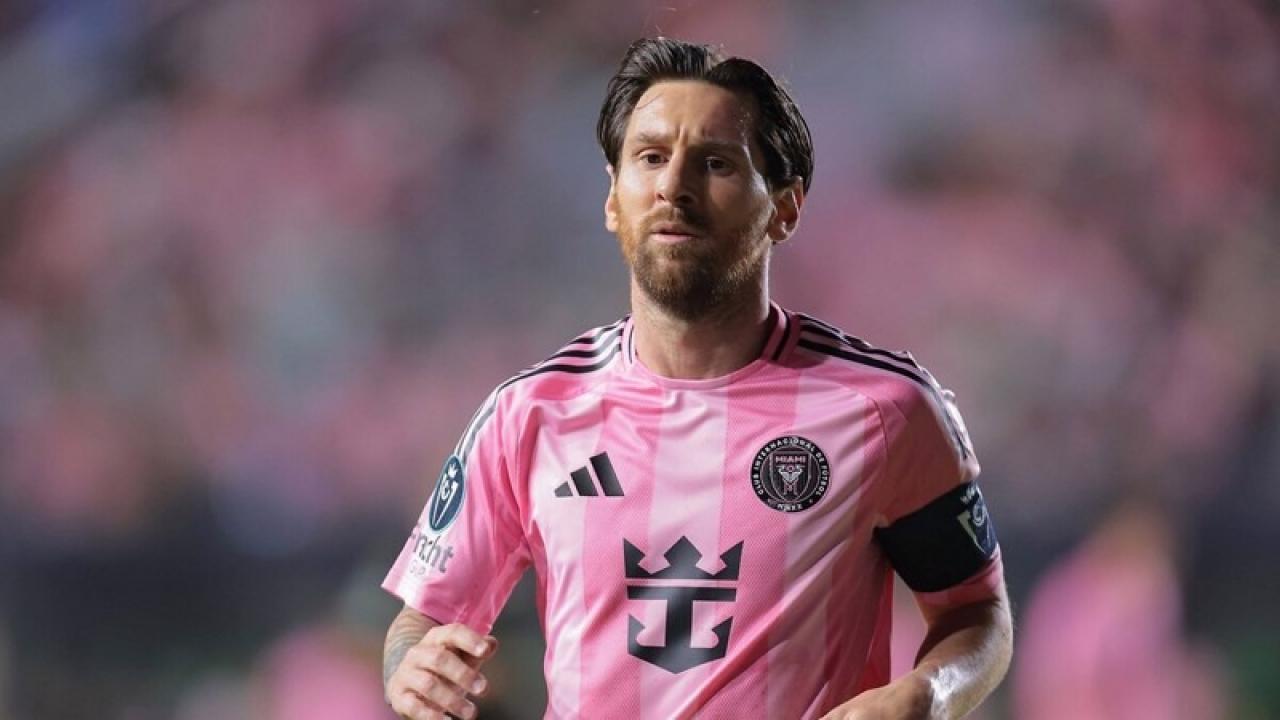 Futbol dünyasında bir ilk! Çeyrek finalde 1 gol 3 asistle parladı! Messi tarihe geçti