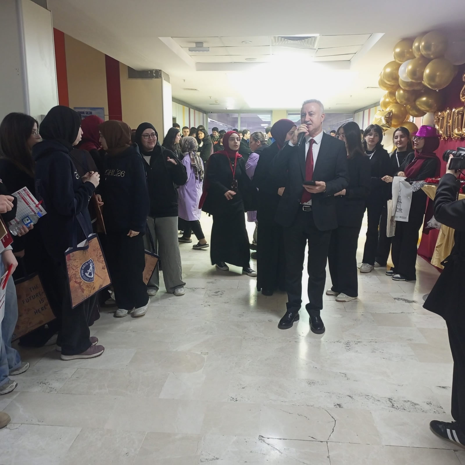 Cekmekoy Sehit Omerhalisdemir Kiz Anadolu Imamhatip Lisesi 2