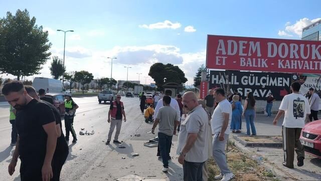 Ankara Etimesgut'ta Otomobil ile Motosiklet Çarpıştı: 2 Kişi Yaralandı