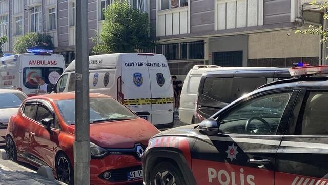 Gaziosmanpaşa'da Evinde Boğazı Kesilmiş Kişi Ölü Bulundu