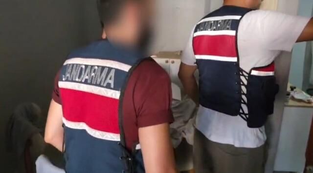 Adana'da uyuşturucu ve silah operasyonunda 4 kişi tutuklandı
