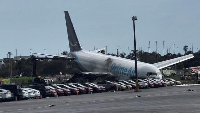 Miami Havalimanı'nda Uçak Pistten Çıktı