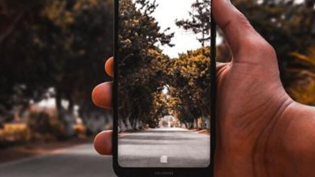 Telefondan Sürekli Fotoğraf Çekmek Hafızayı Zayıflatıyor: Uzmanlar Uyarıyor