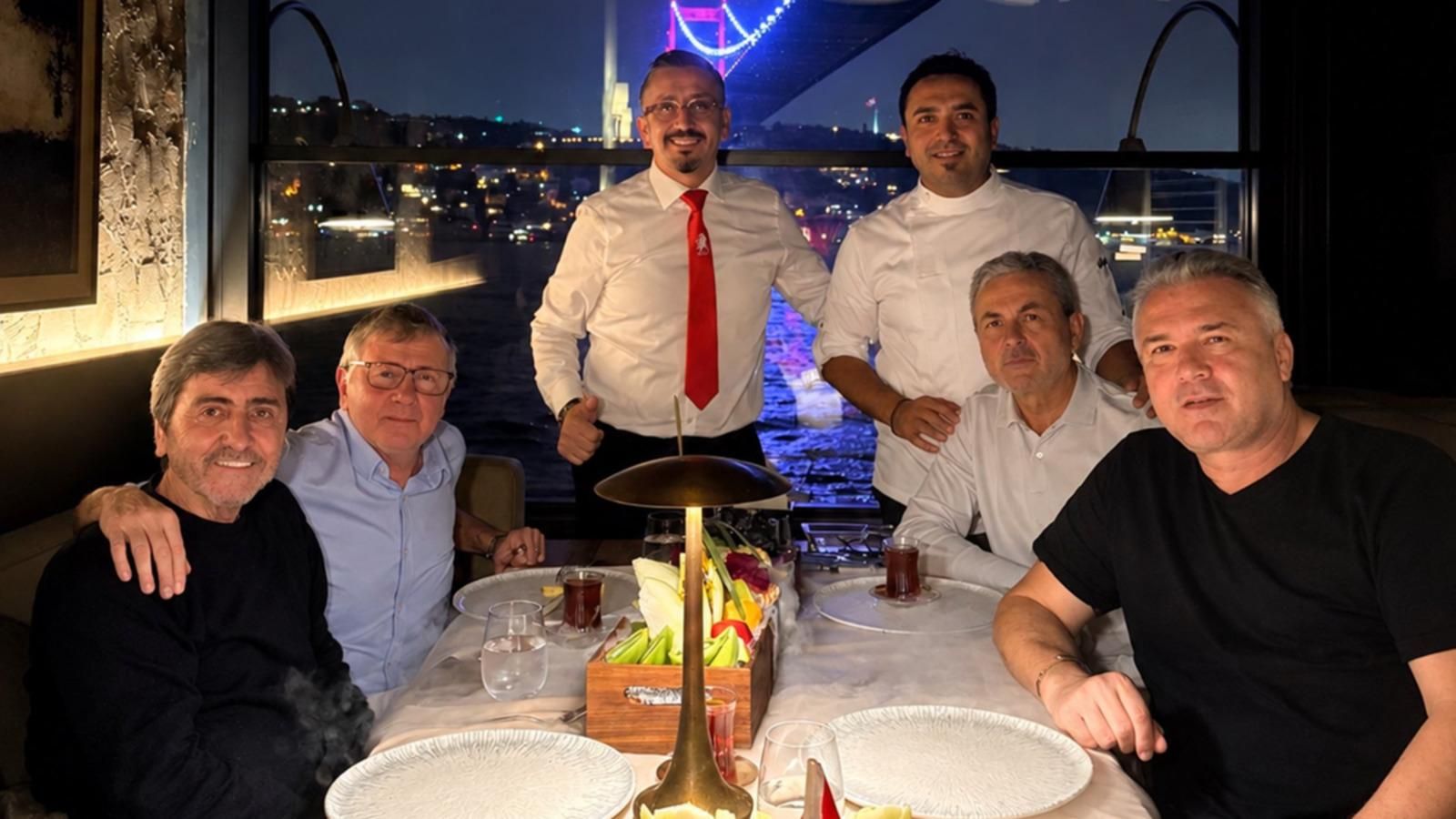 Aykut Kocaman ve Rıdvan Dilmen İstanbul Boğazı'nda Futbol Efsaneleriyle Buluştu