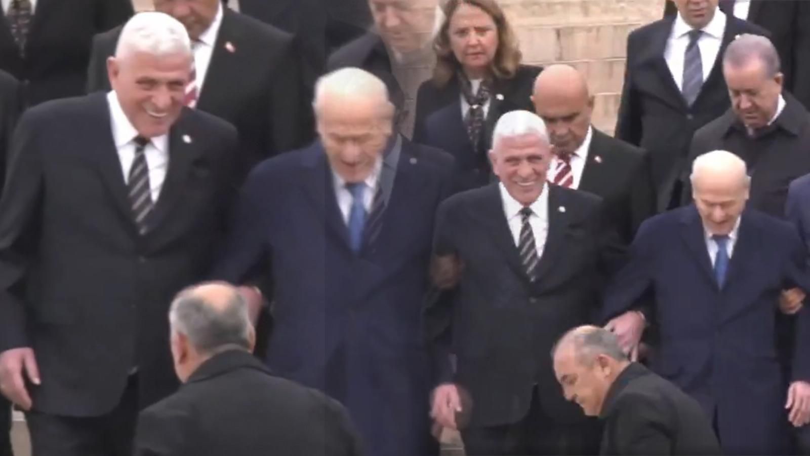 Bahçeli ve Dervişoğlu Anıtkabir'de Kol Kola Görüntülendi