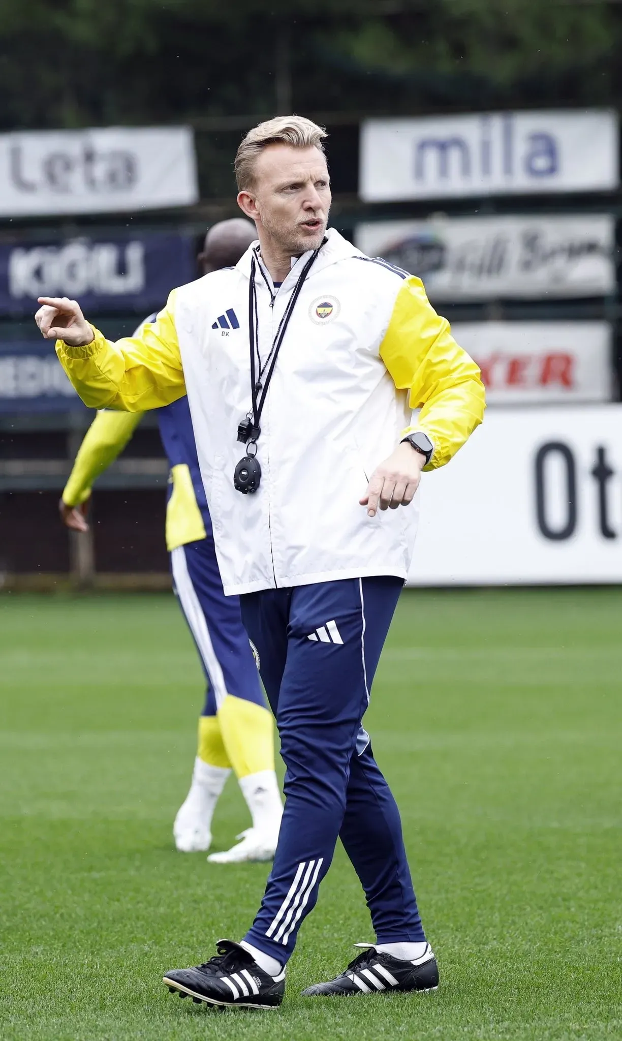 Dirk Kuyt, Fenerbahçe'de Sezon Sonuna Kadar Görev Yapabilir