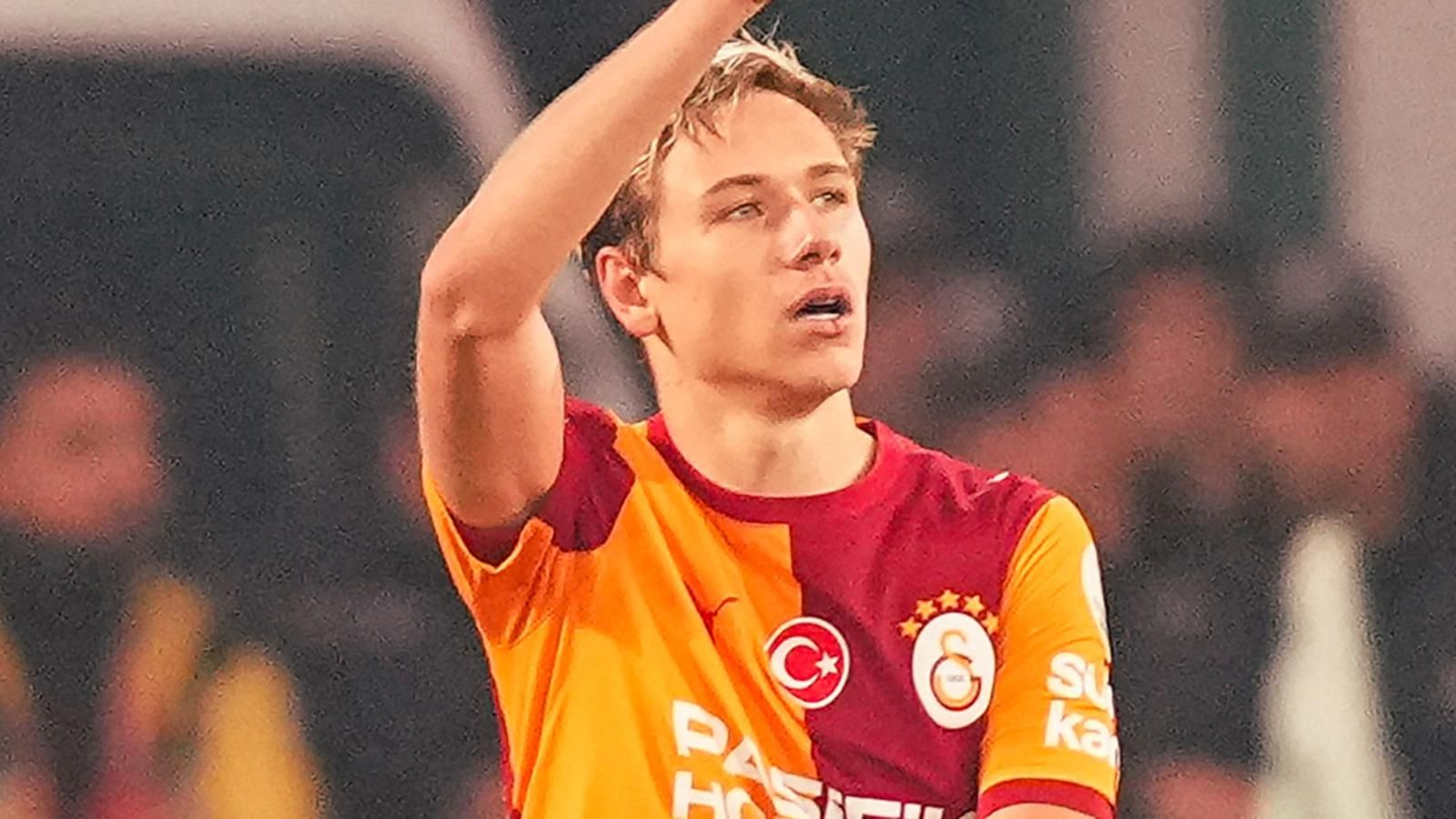 Galatasaray'da Aleksey Batrakov'un transfer sürecine ilişkin tartışma