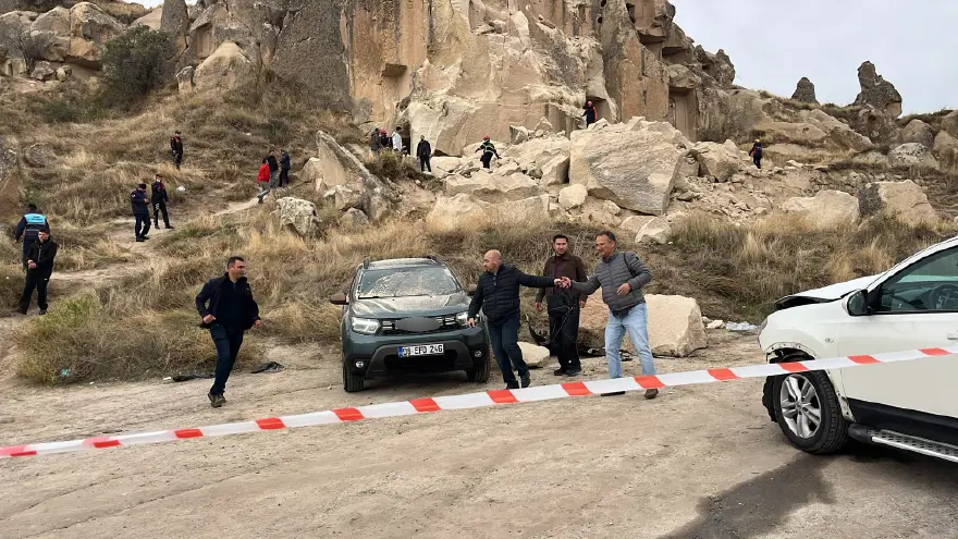 Kapadokya'da Göreme Açıkhava Müzesi yakınında peribacası çöktü: Ölü ve yaralılar var