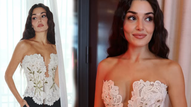 Hande Erçel, Valentino Defilesinde Orhan Pamuk Kitaplarıyla Dikkat Çekti