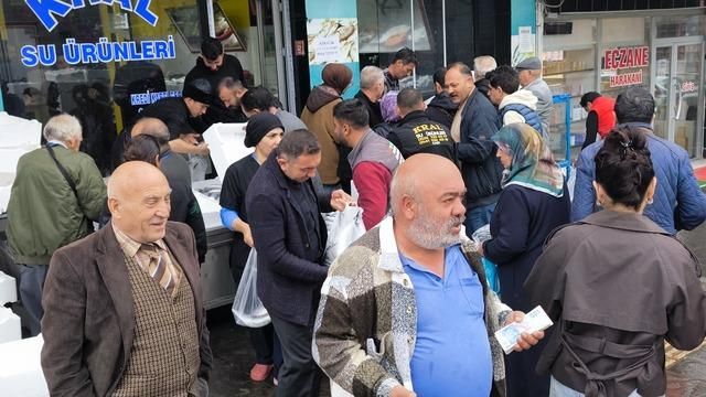 Kars'ta 50 Liralık Palamut Yoğun İlgi Görüp Kısa Sürede Tükendi