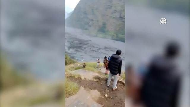 Nepal'in Gorkha Bölgesinde Ani Sel Felaketi: 5 Kişi Kayıp