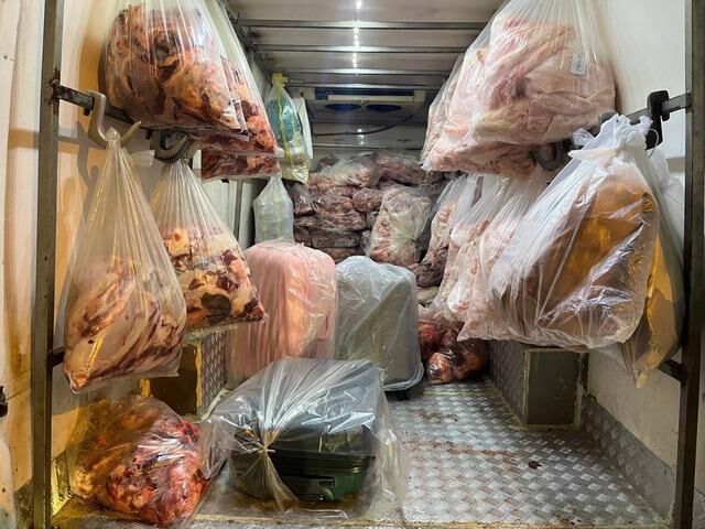 Sapanca'da durdurulan kamyonette 2 ton 809 kilogram menşei bilinmeyen et ele geçirildi