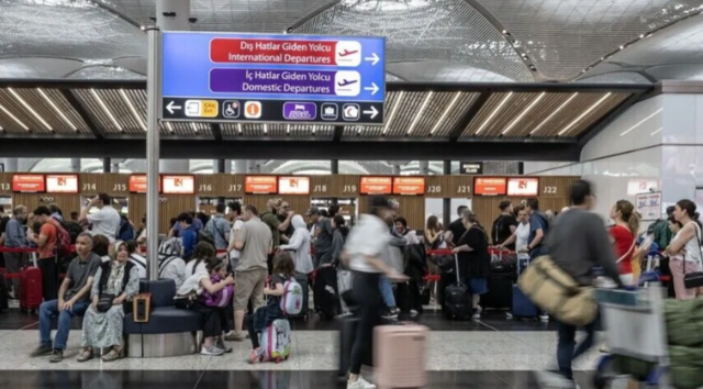 Türkiye'de havalimanlarında yolcu sayısı nüfusun iki katını aştı