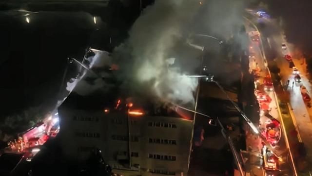 Tuzla'da Ayakkabı Üretim Tesisinde Yangın Çıktı